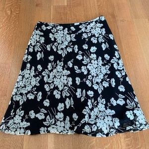 VINTAGE Ann Taylor Black/White Floral Skirt Sz 14